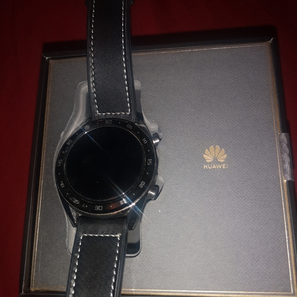 Huawie Gt smart watch - Picture 2 of 4